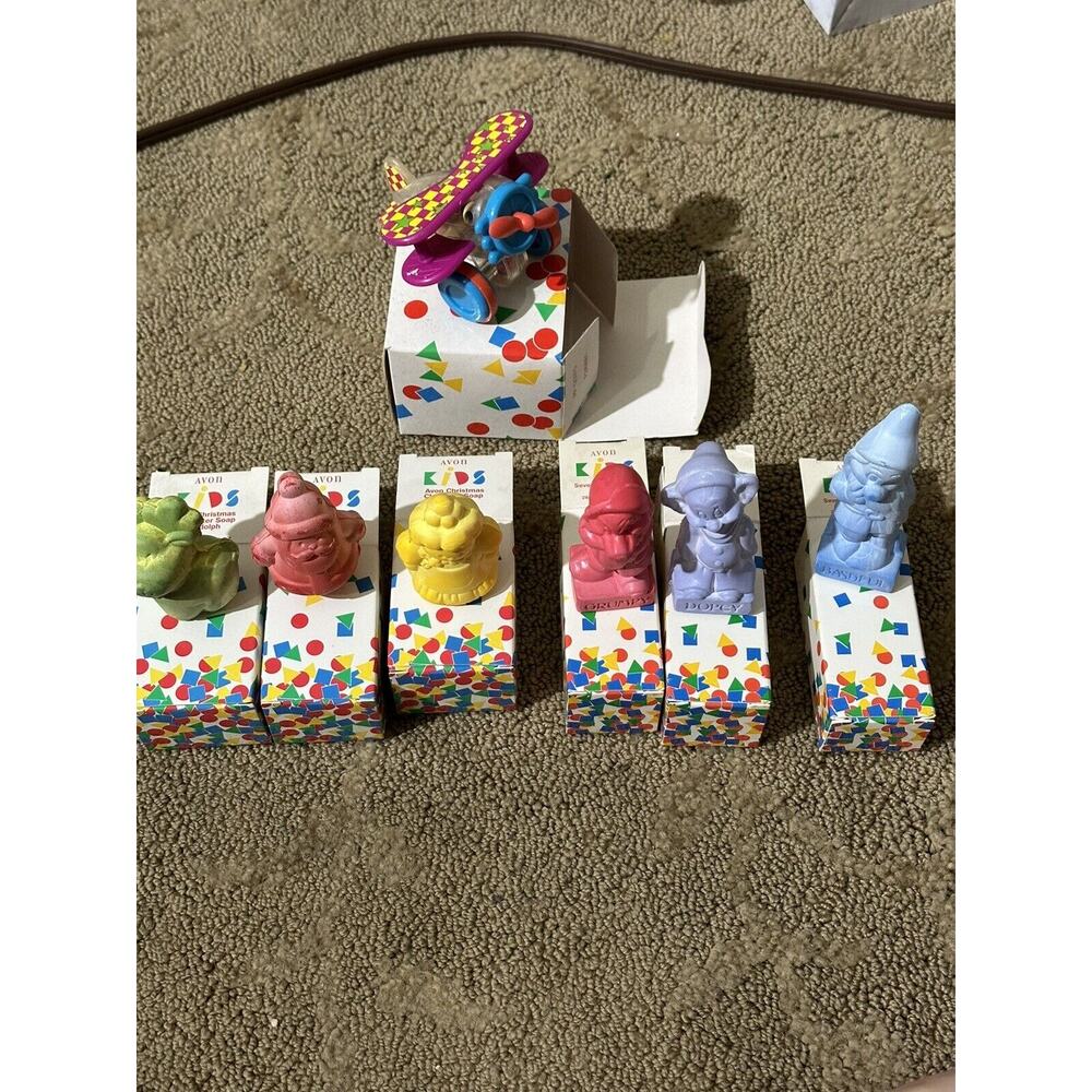 set of 6 avon soap rainbow‎ set disney Dwarf Mrs Clauss Santa Rudolph + Airplane